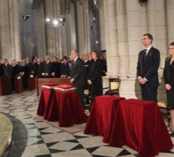 Sus Majestades los Reyes y Sus Altezas Reales los Príncipes de Asturias en un momento del Funeral de Estado en memoria del expresidente Adolfo Suárez